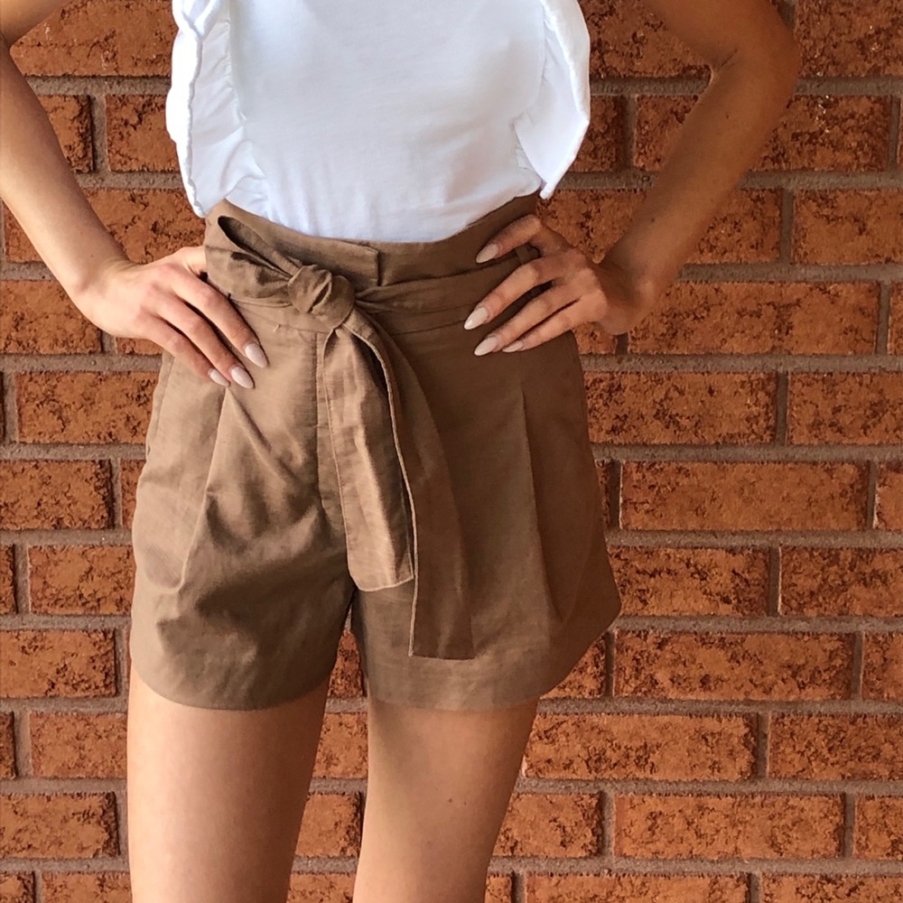 Aritzia Wilfred Linen Shorts